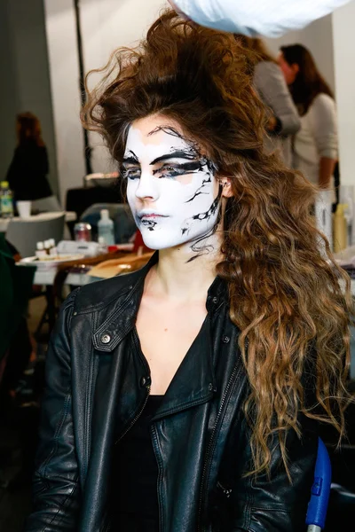 Look 3